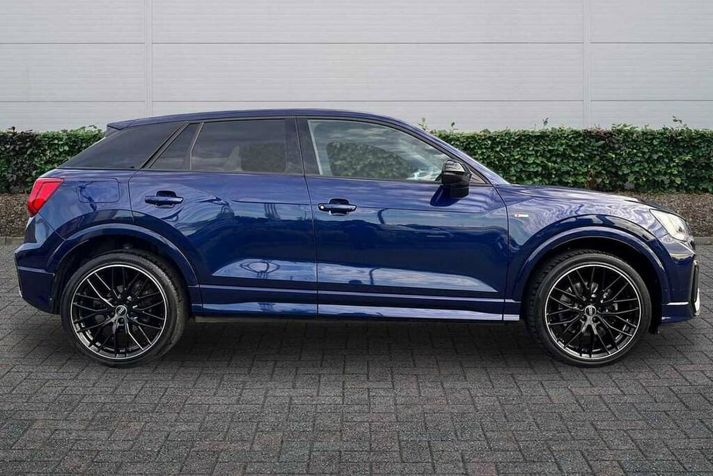 Audi Q2 35 Tfsi Black Edition OY73EXT Blue #4