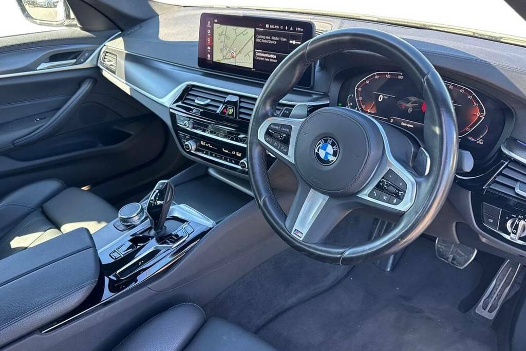 BMW 5 Series 520D Mht M Sport Step White #6