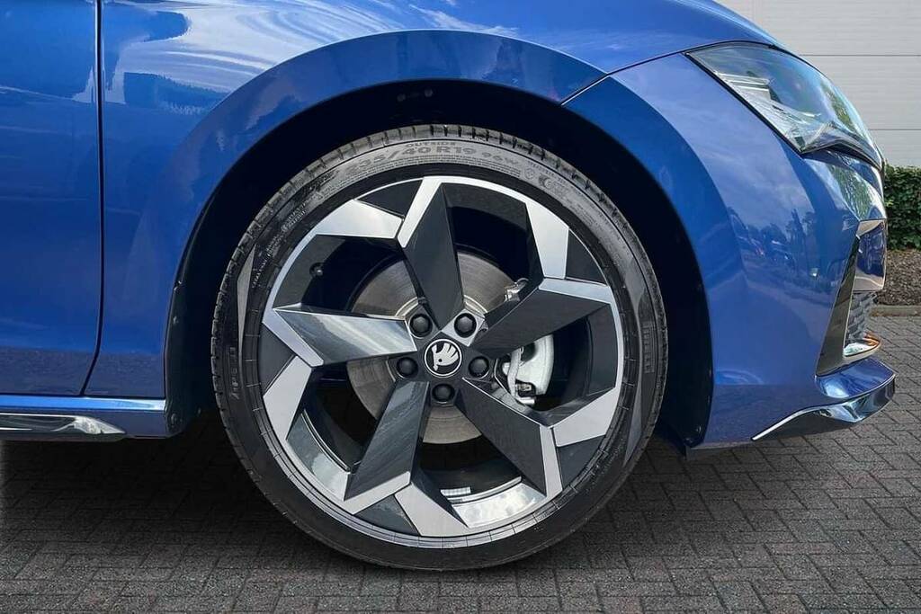 Skoda Superb 2.0 Tdi Sportline Dsg Blue #5