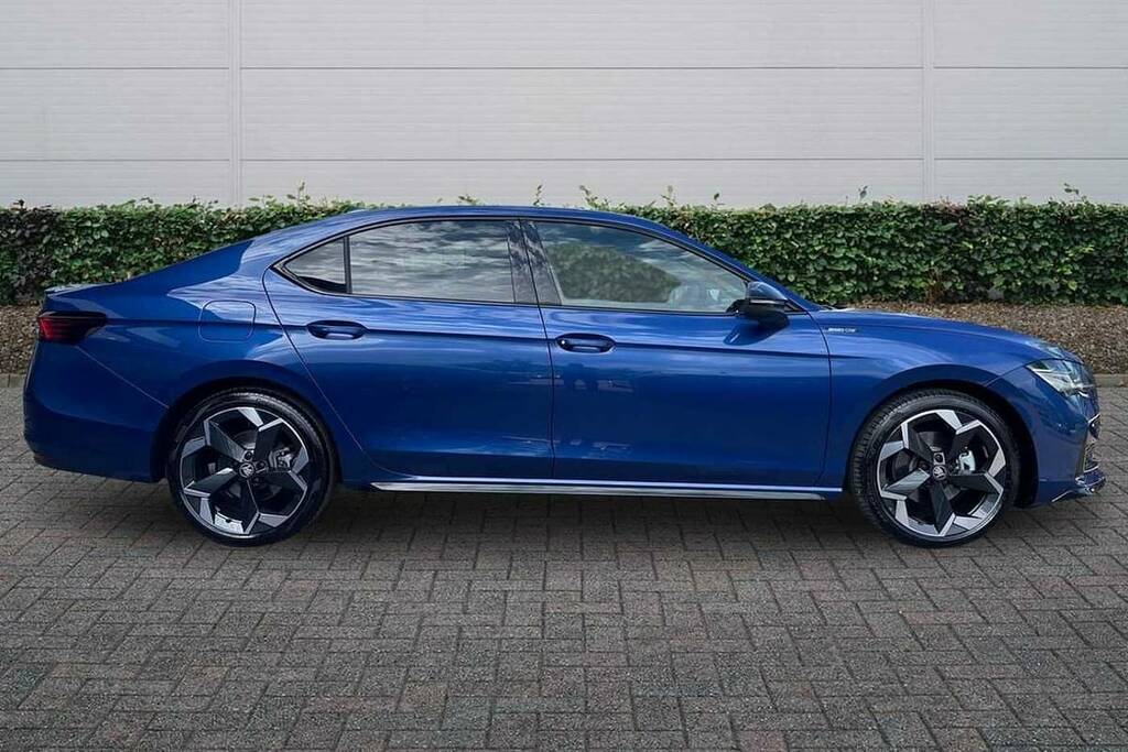 Skoda Superb 2.0 Tdi Sportline Dsg Blue #4
