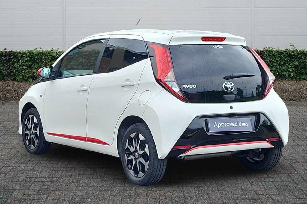 Toyota Aygo 1.0 Vvt-i X-trend X-shift BG20PZM White #2