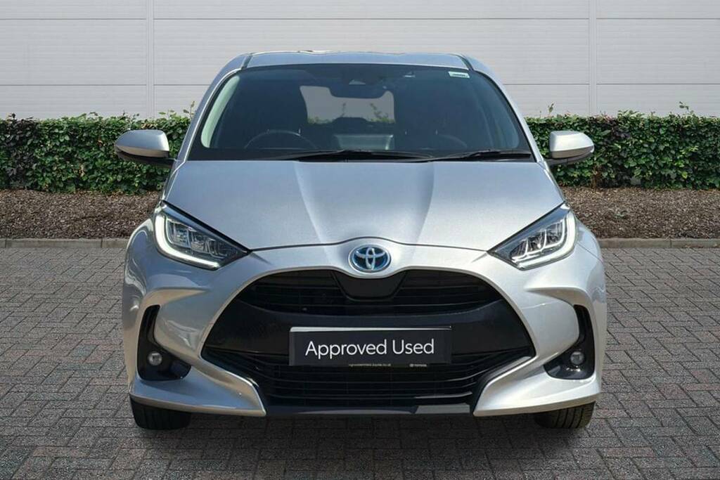 Toyota Yaris 1.5 Hybrid Design Cvt YD23WWG Silver #3