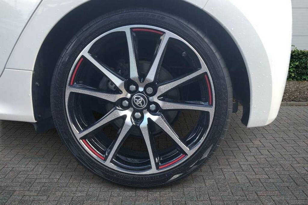Toyota Yaris 1.5 Hybrid Gr Sport Cvt VU73UMV White #6