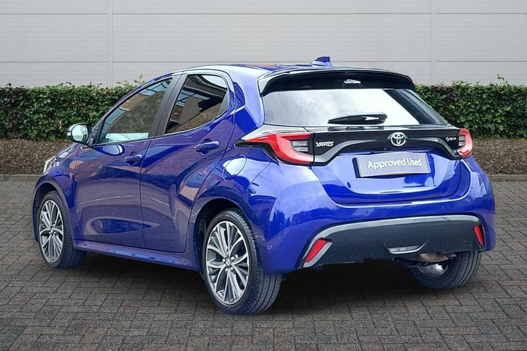Toyota Yaris 1.5 Hybrid Excel Cvt KV24NLT Blue #2