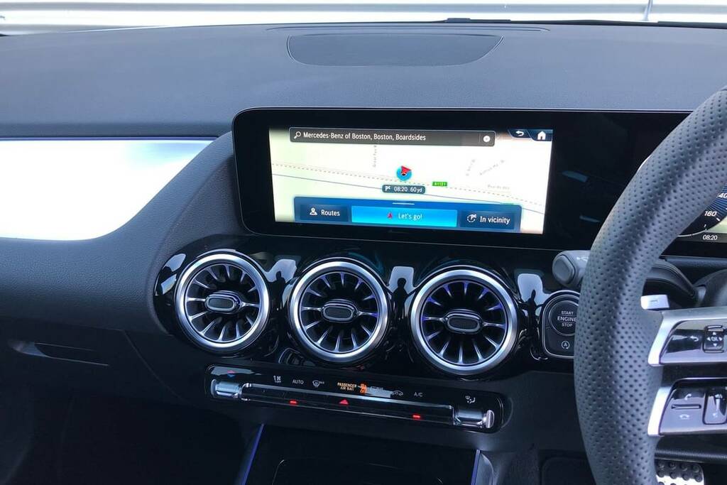 Mercedes-Benz GLA Class 200 Amg Line Executive HV75GWJ White #3
