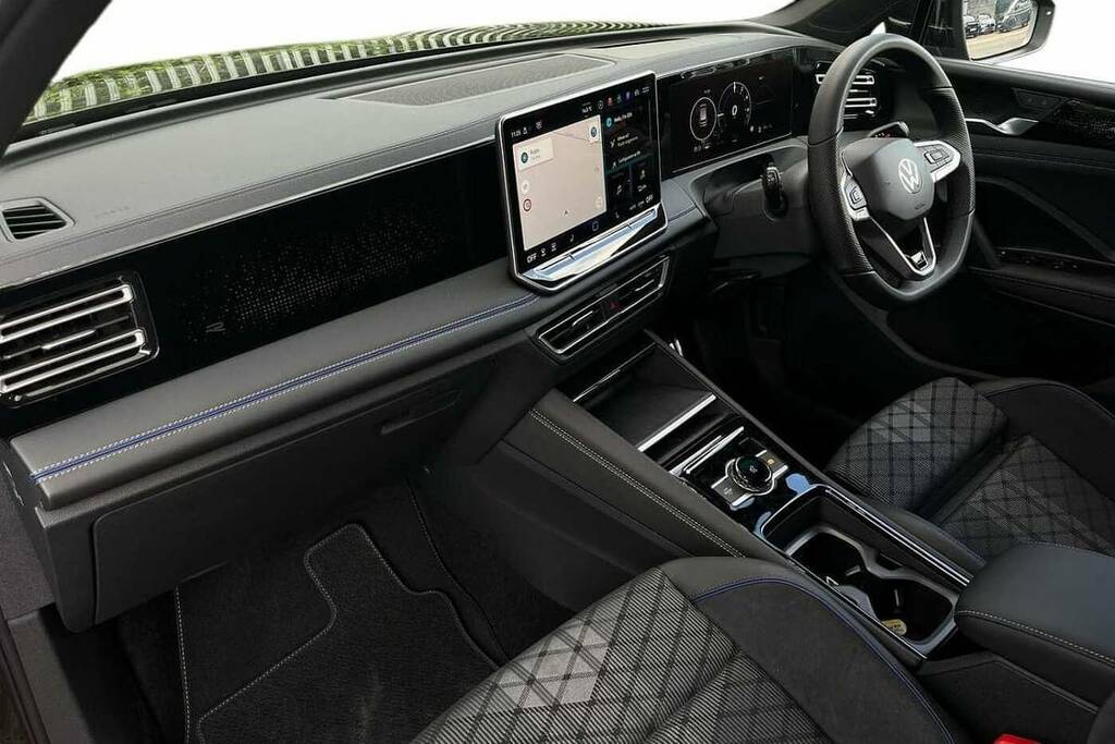 Volkswagen Tiguan 1.5 Tsi 272 Ehybrid R-line Dsg VO26PNK Black #2