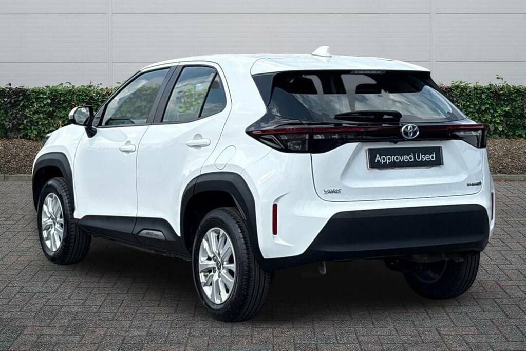 Toyota Yaris Cross 1.5 Hybrid Icon Cvt White