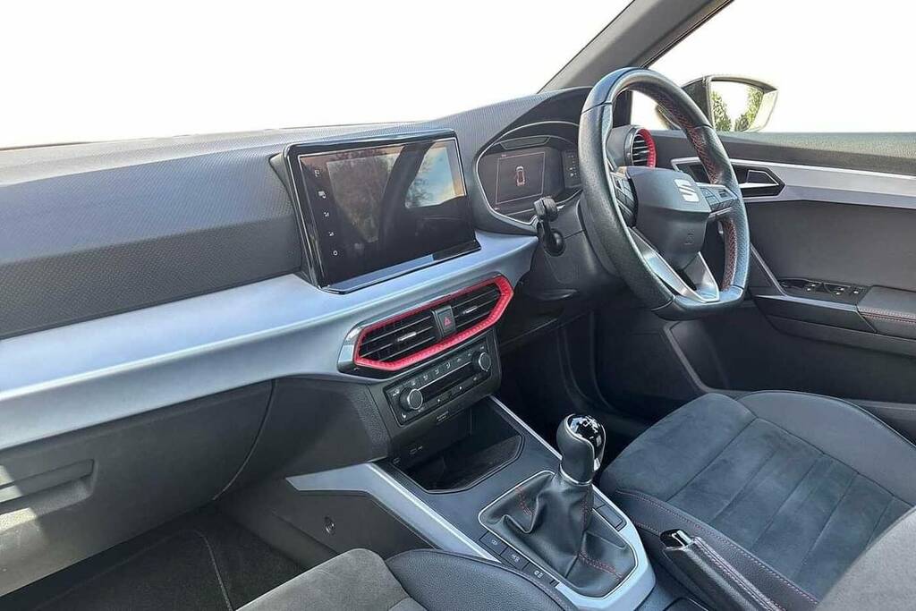 Seat Arona 1.0 Tsi 110 Fr Sport VX22JYJ Black #2