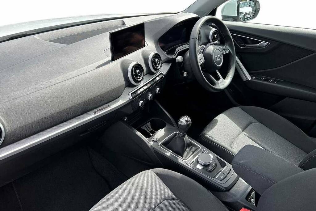 Audi Q2 35 Tfsi Sport White #2
