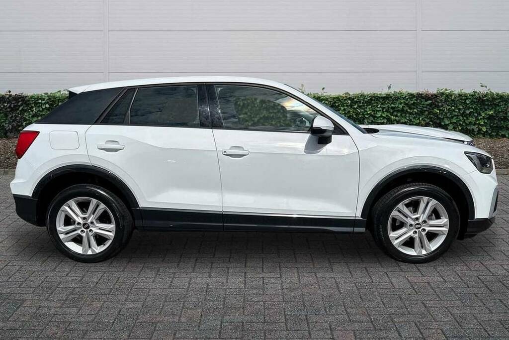 Audi Q2 35 Tfsi Sport White #4