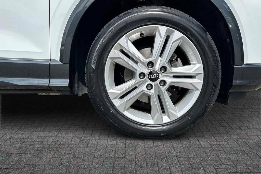 Audi Q2 35 Tfsi Sport White #5