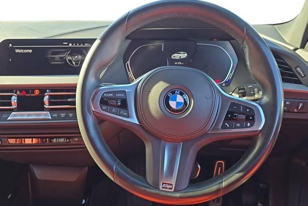 BMW 1 Series 118I M Sport Step VO70WWG White #5