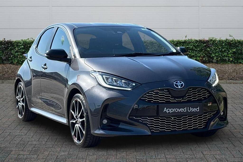 Toyota Yaris 1.5 Hybrid Gr Sport Cvt City Pack Grey