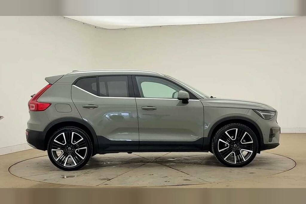 Volvo XC40 2.0 B3p Ultra Dark RA74EWT Green #2