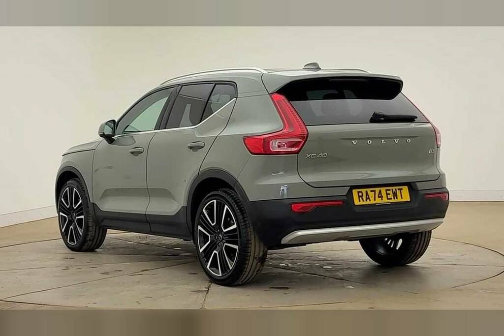 Volvo XC40 2.0 B3p Ultra Dark RA74EWT Green #3
