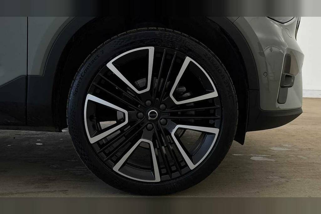 Volvo XC40 2.0 B3p Ultra Dark RA74EWT Green #4