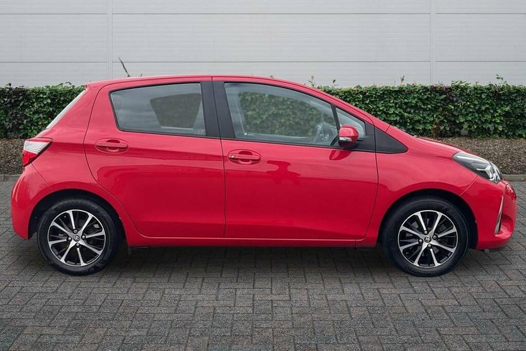 Toyota Yaris 1.5 Vvt-i Icon Tech VK18CXX Red #5