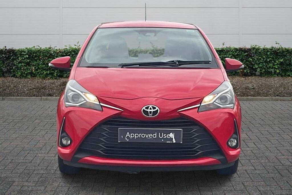 Toyota Yaris 1.5 Vvt-i Icon Tech VK18CXX Red #3