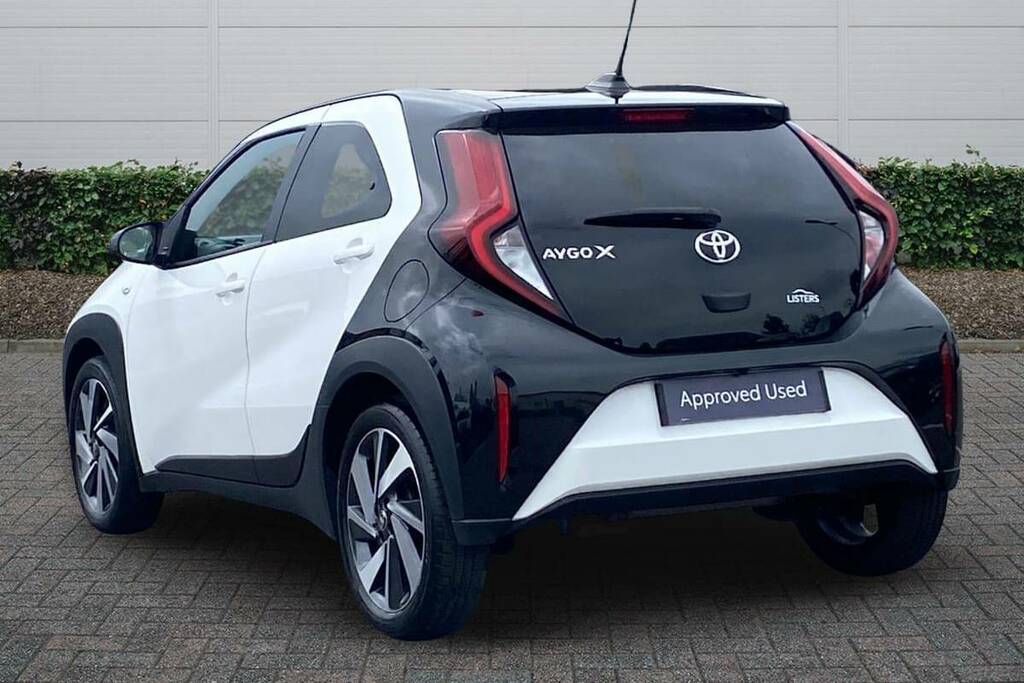 Toyota Aygo X 1.0 Vvt-i Edge WM73CLY White #2