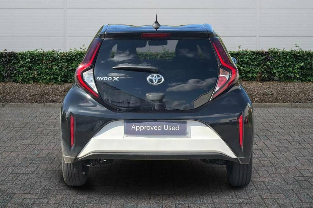 Toyota Aygo X 1.0 Vvt-i Edge BP24WZT White #4