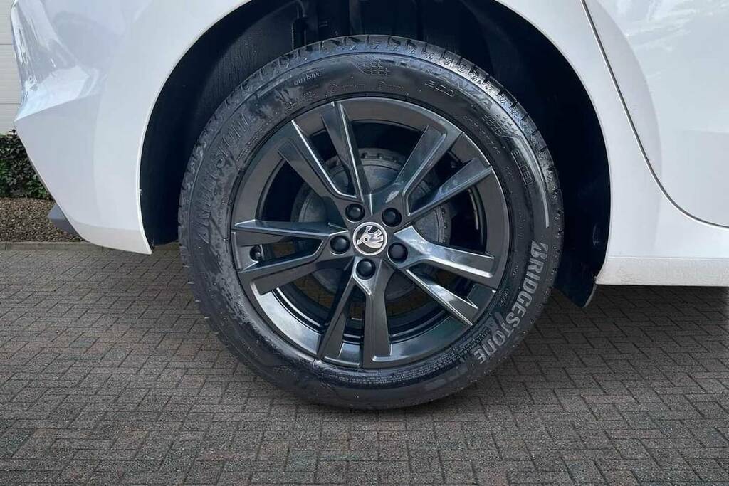 Skoda Fabia 1.0 Tsi 110 Colour Edition Dsg Black #5