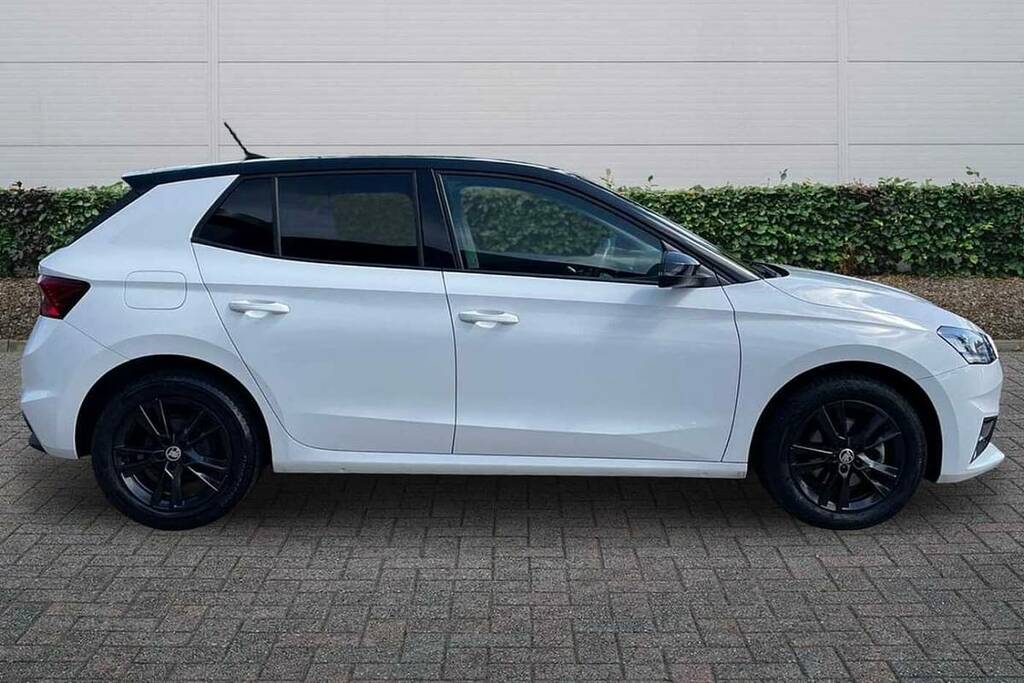 Skoda Fabia 1.0 Tsi 110 Colour Edition Dsg Black #4