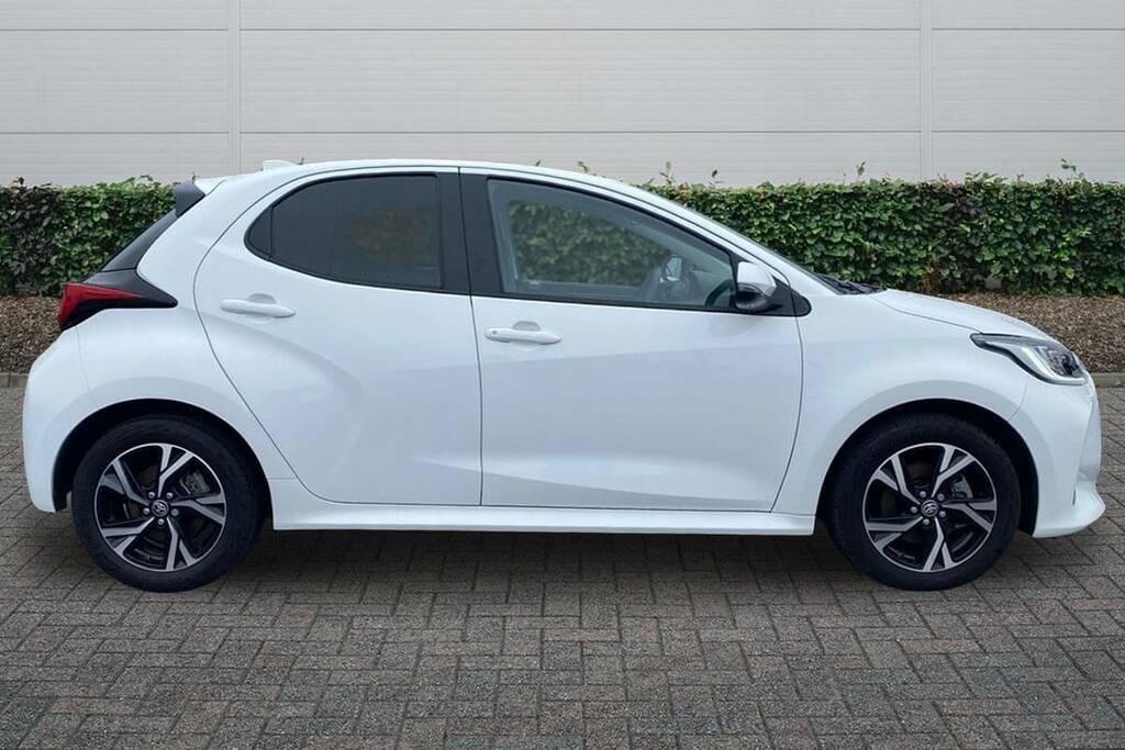 Toyota Yaris 1.5 Hybrid Design Cvt KY74YXG White #5