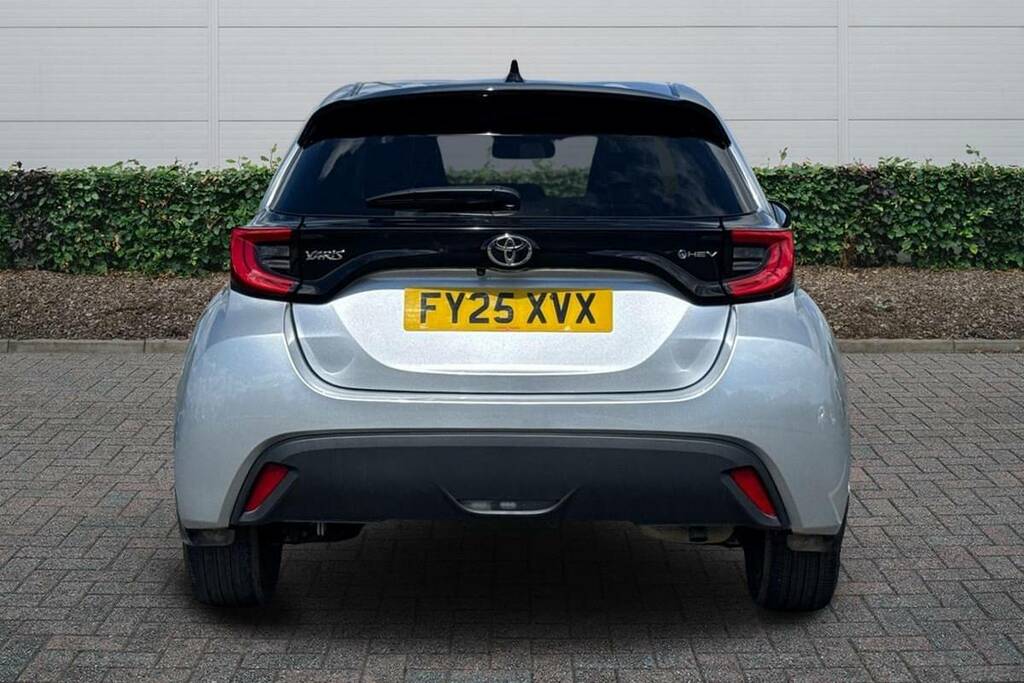 Toyota Yaris 1.5 Hybrid Design Cvt FY25XVX Silver #4