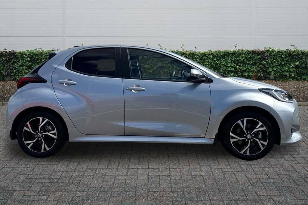 Toyota Yaris 1.5 Hybrid Design Cvt FY25XVX Silver #5