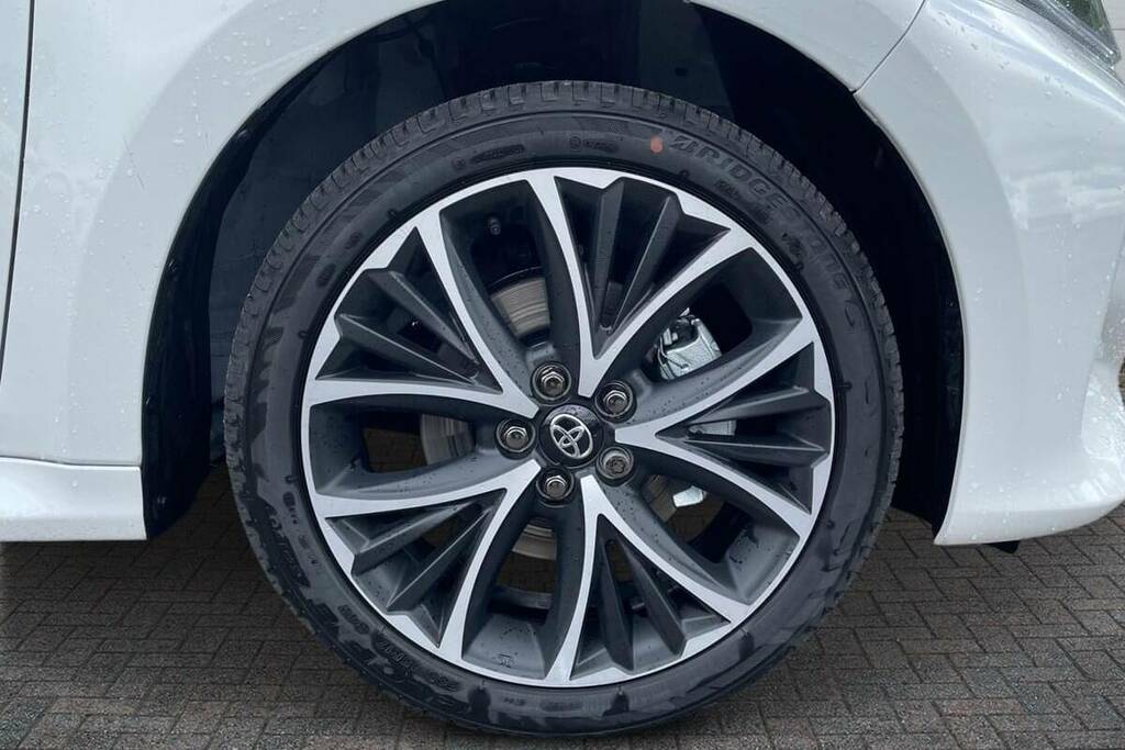 Toyota Yaris 1.5 Hybrid Design Cvt WR26JEJ White #6