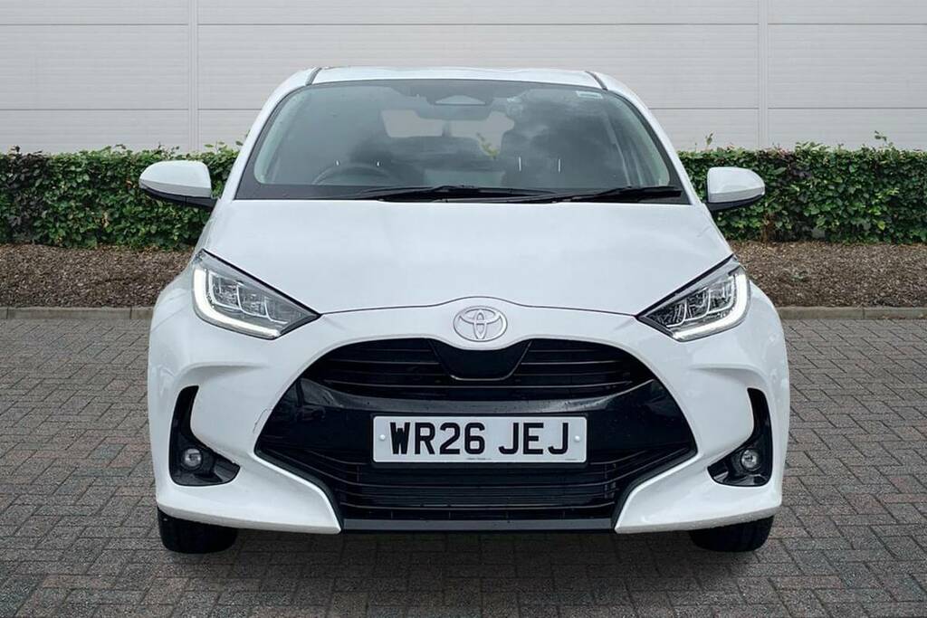 Toyota Yaris 1.5 Hybrid Design Cvt WR26JEJ White #3
