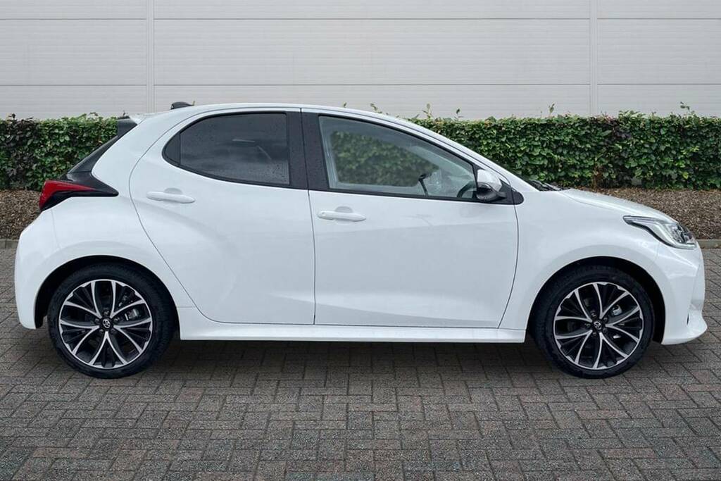 Toyota Yaris 1.5 Hybrid Design Cvt WR26JEJ White #5