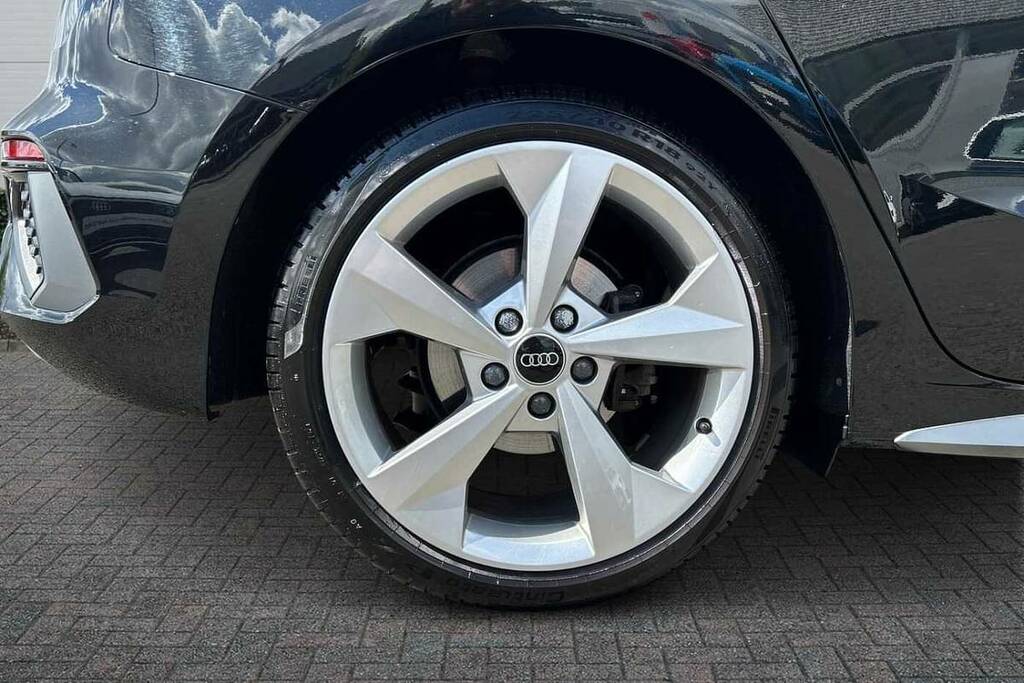 Audi A3 35 Tfsi S Line S Tronic VK73DSO Black #5