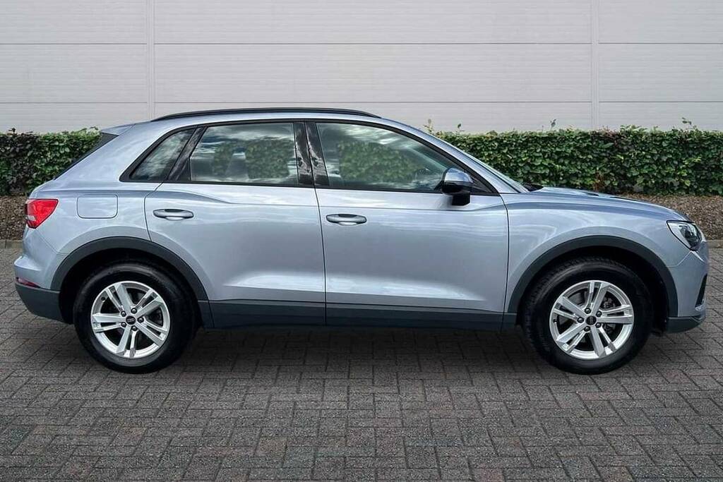 Audi Q3 35 Tfsi Technik S Tronic VN23BKU Silver #4