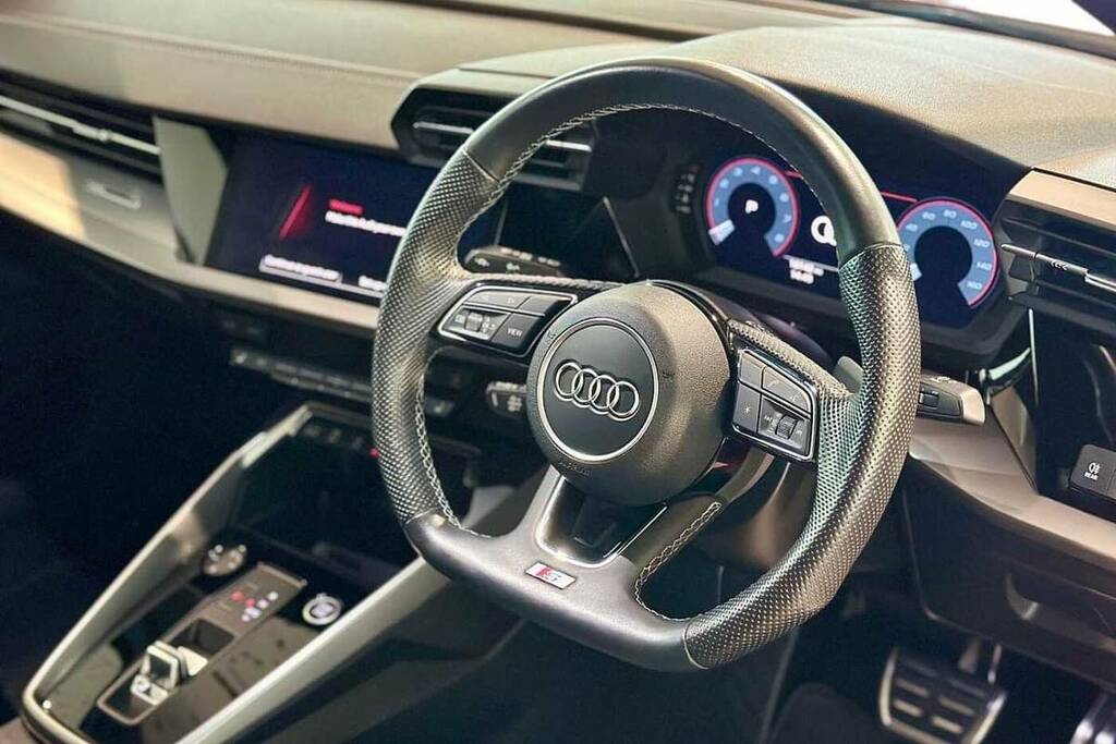 Audi A3 35 Tfsi Black Edition S Tronic WJ73HKN Red #6