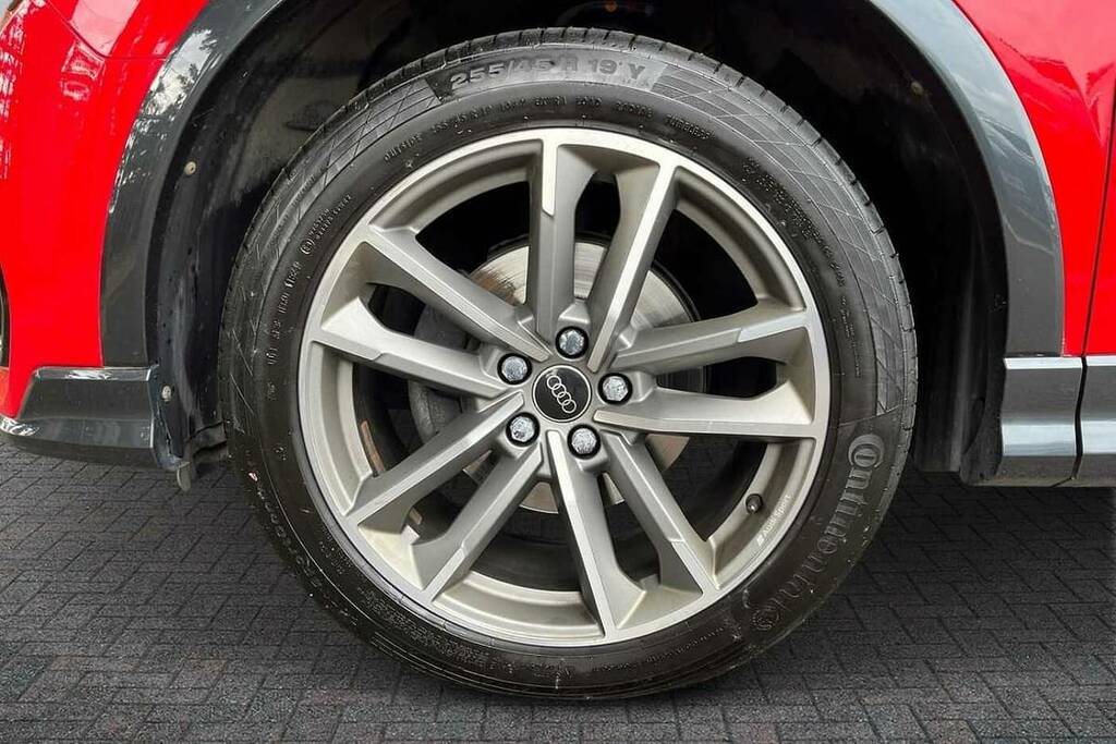 Audi Q3 35 Tdi Black Edition S Tronic MT72OJC Red #5