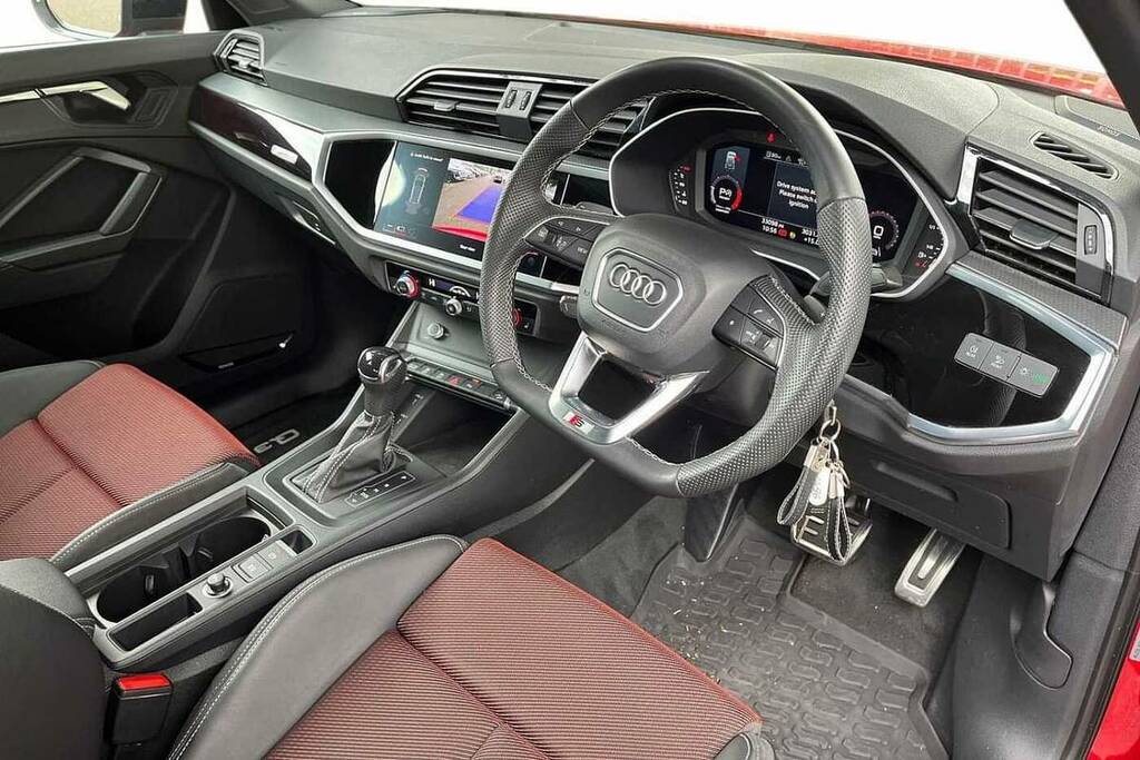 Audi Q3 35 Tdi Black Edition S Tronic MT72OJC Red #6