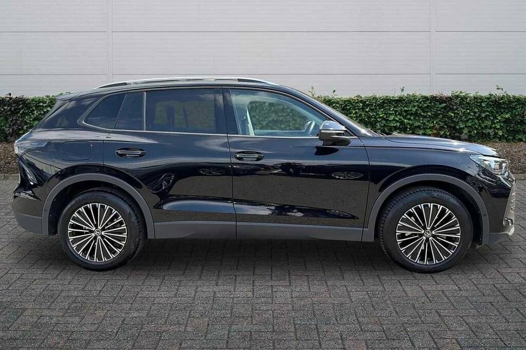 Volkswagen Tiguan 1.5 Etsi 150 Match Dsg BT24GZR Black #4