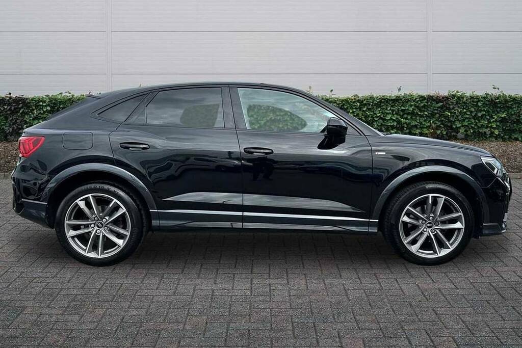 Audi Q3 35 Tfsi Black Edition S Tronic VK23KFW Black #4
