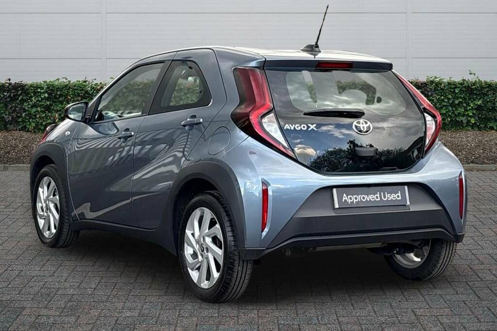 Toyota Aygo X 1.0 Vvt-i Pure Grey