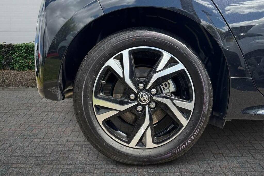 Toyota Yaris 1.5 Hybrid Design Cvt FG25ERV Black #5