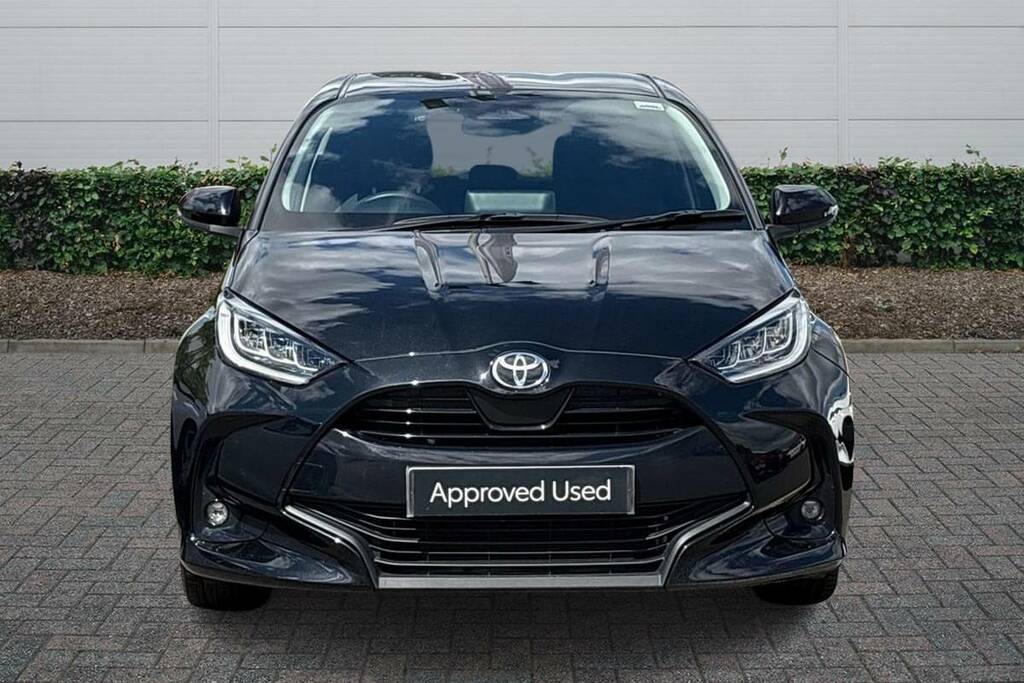 Toyota Yaris 1.5 Hybrid Design Cvt FG25ERV Black #2