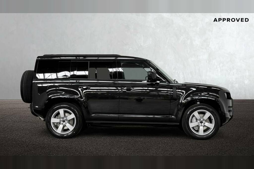 Land Rover Defender 110 2.0 P300e X-dynamic Se 110 BN26XSM Black #5