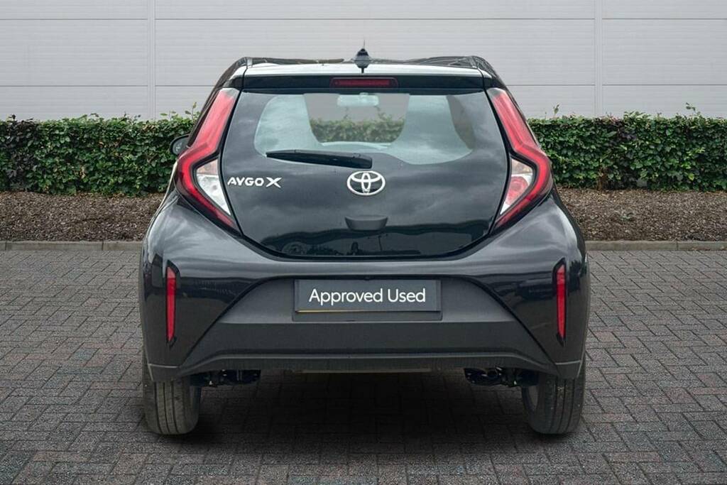 Toyota Aygo X 1.0 Vvt-i Pure FD24CVP Black #4