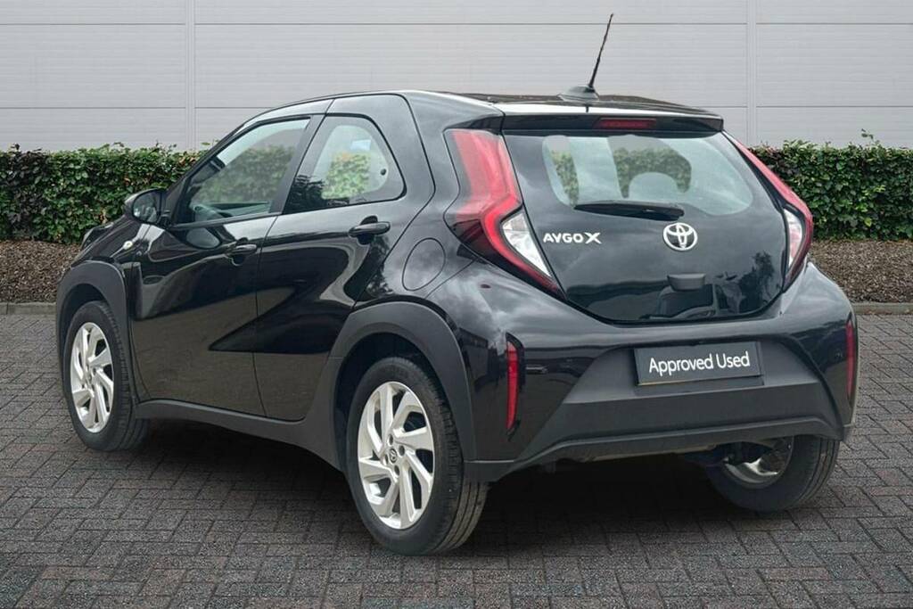 Toyota Aygo X 1.0 Vvt-i Pure FD24CVP Black #2