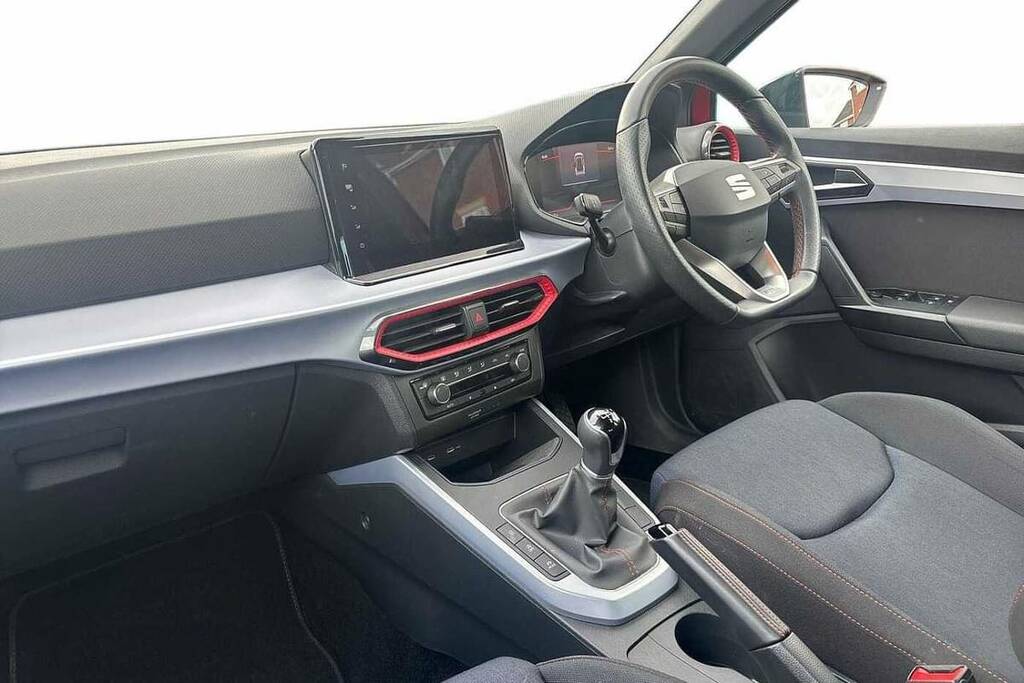 Seat Arona 1.0 Tsi 110 Fr VU73CVH Red #2