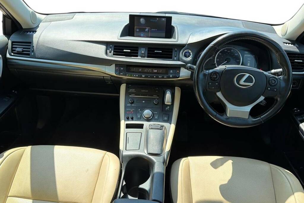 Lexus CT 200H 1.8 Premier Cvt VA17GXP Red #6
