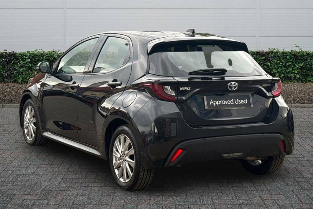 Toyota Yaris 1.5 Hybrid Icon Cvt LP73UPJ Black #2