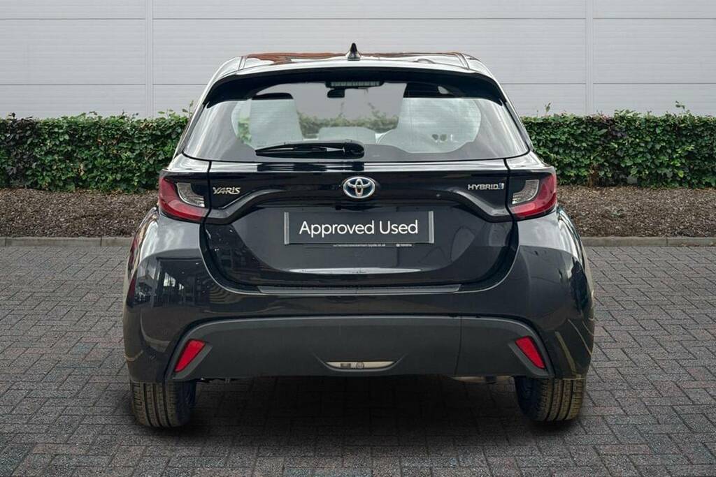 Toyota Yaris 1.5 Hybrid Icon Cvt LP73UPJ Black #4