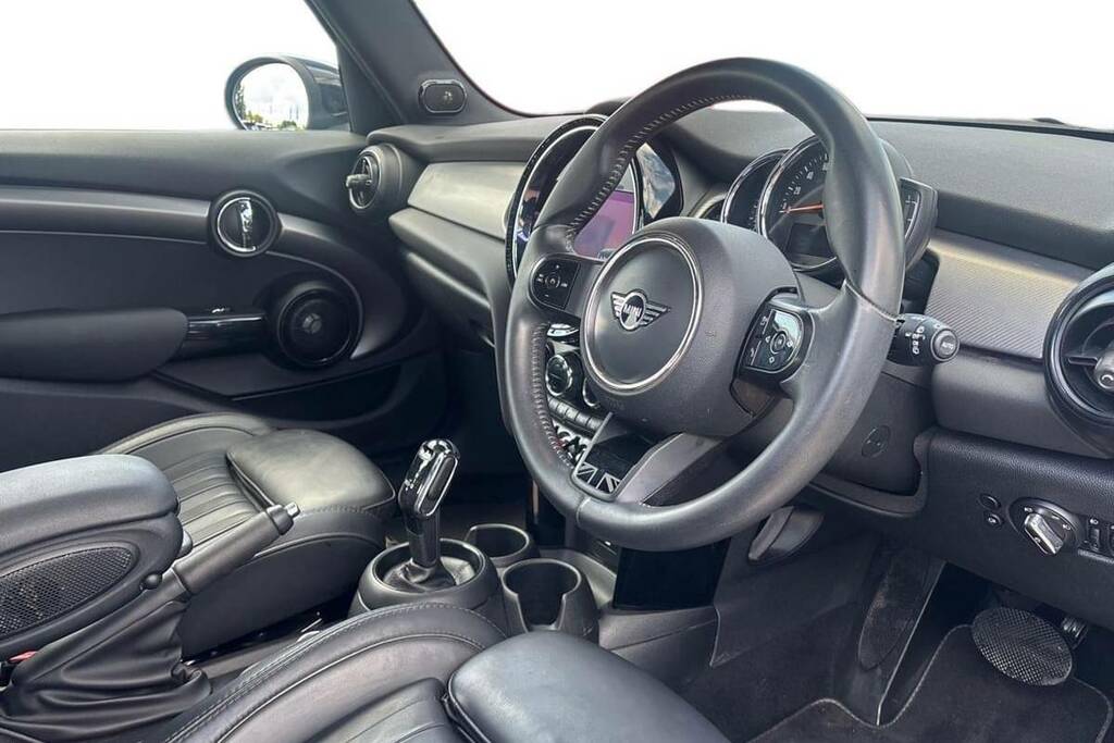 Mini Hatch 1.5 Cooper Exclusive VK72WZZ Green #6